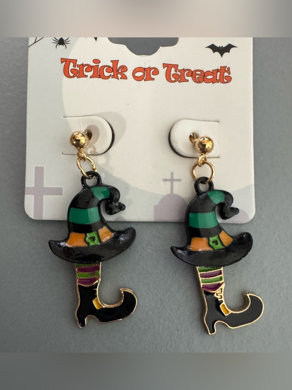 Trick or Treat Witch Hat & Boot movable Drop Earrings - Black & Green Halloween